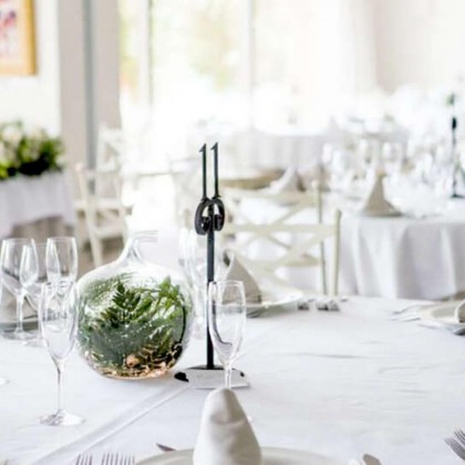 Luxury getaway on the unusual island of Valdecañas with breakfast included, close to the Nature Reserve