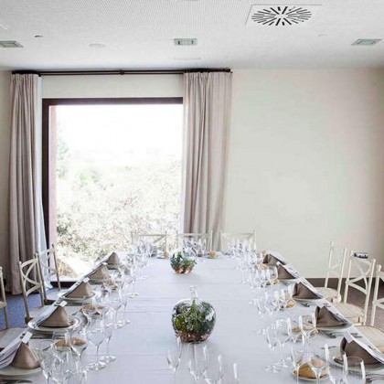 Luxury getaway on the unusual island of Valdecañas with breakfast included, close to the Nature Reserve