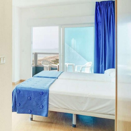 Breakfast getaway with direct access to the beach in Guardamar del Segura