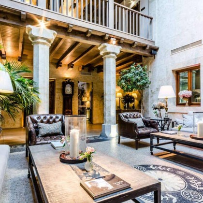 Romantisme et détente de luxe dans le centre historique de Salamanque
