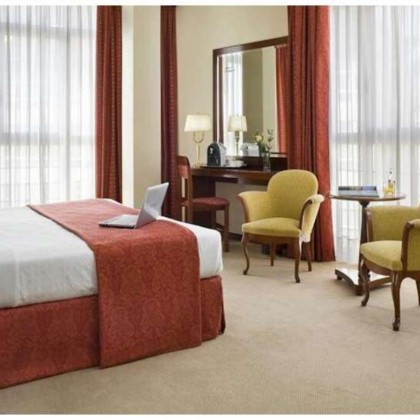 Suite getaway with whirlpool bath in a charming location, in the centre of Ferrol