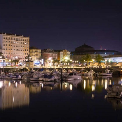 Suite getaway with whirlpool bath in a charming location, in the centre of Ferrol