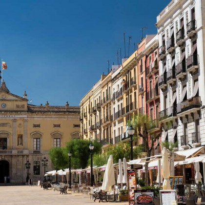 Descubre Tarragona con hotel céntrico en habitación superior
