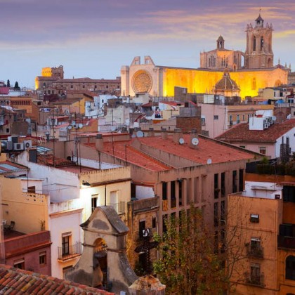 Descubre Tarragona con hotel céntrico en habitación superior