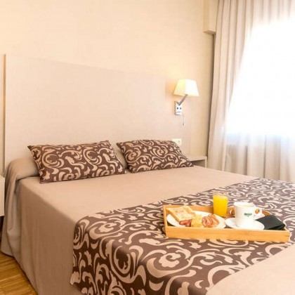 Descubre Tarragona con hotel céntrico en habitación superior