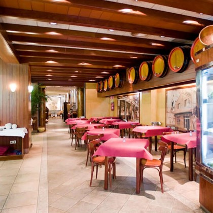 Romantic Junior Suite with hydromassage bathtub and free minibar in Murcia
