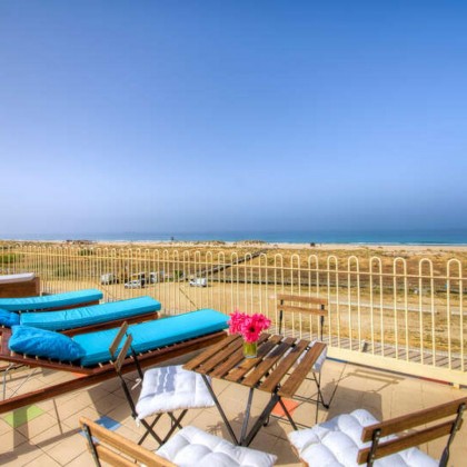 Offer at the beachfront in Zahara de los Atunes in a room with lateral sea views.