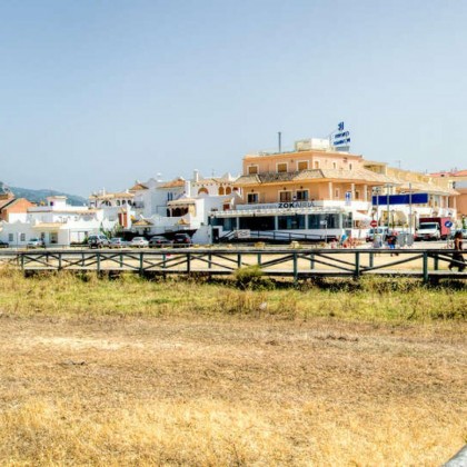 Offer at the beachfront in Zahara de los Atunes in a room with lateral sea views.