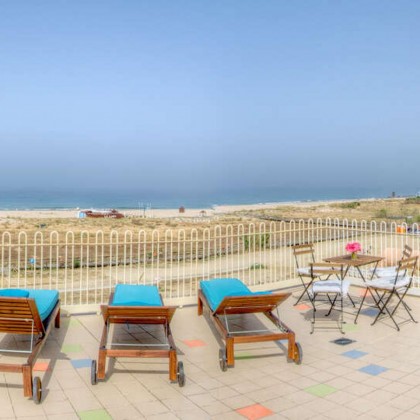 Offer at the beachfront in Zahara de los Atunes in a room with lateral sea views.