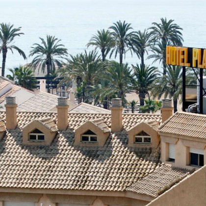 Seafront getaway with direct access to the beach in the Bay of Mazarrón