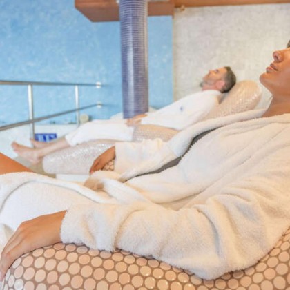 Relax in a spa with thermal pool, halotherapy and discount on extra nights