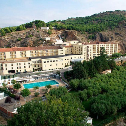 Relax in a spa with thermal pool, halotherapy and discount on extra nights