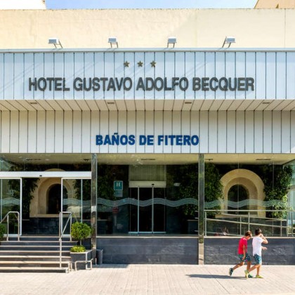 Relax in a spa with thermal pool, halotherapy and discount on extra nights
