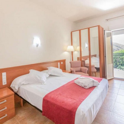 Relax in a spa with thermal pool, halotherapy and discount on extra nights