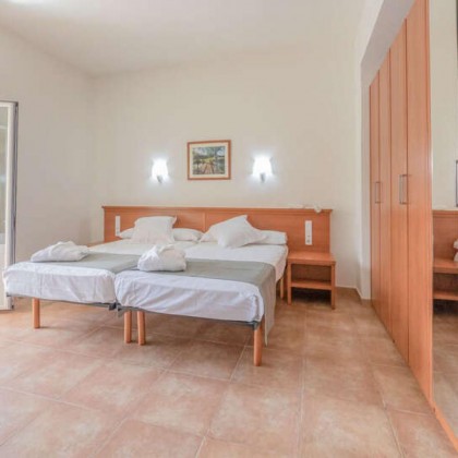 Relax in a spa with thermal pool, halotherapy and discount on extra nights