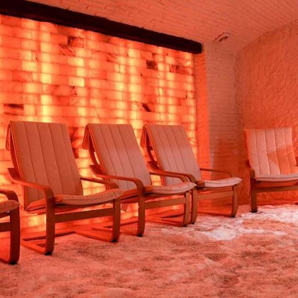 Relax in a spa with thermal pool, halotherapy and discount on extra nights