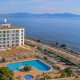 Media pensión en L'Escala en un hotel en primera línea de mar
