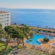 Media pensión en L'Escala en un hotel en primera línea de mar