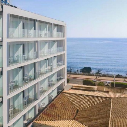Half-board in L'Escala in a hotel on the seafront