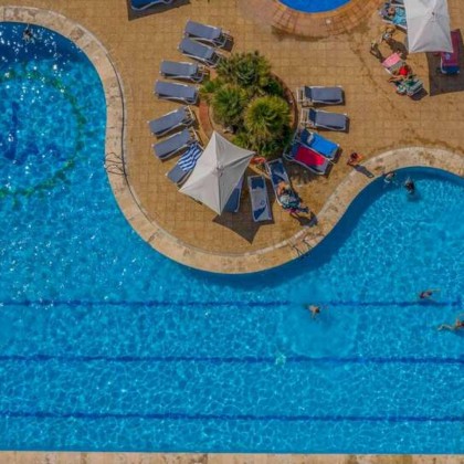 Half-board in L'Escala in a hotel on the seafront