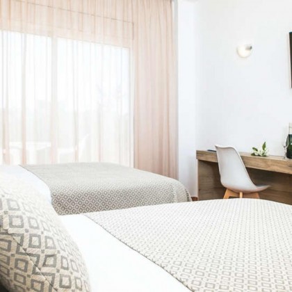 Half-board in L'Escala in a hotel on the seafront