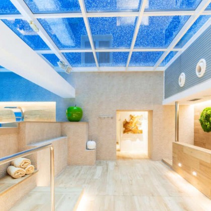 Escapadela relaxante com acesso a spa e bebidas no coração de Barcelona