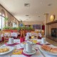 Cena, cava, bombones y pétalos de rosa en hotel con encanto al sur de Madrid