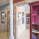 Dîner, champagne, chocolats et pétales de rose dans un hôtel de charme au sud de Madrid.