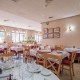 Cena, cava, bombones y pétalos de rosa en hotel con encanto al sur de Madrid