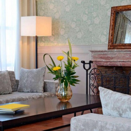Luxury junior suite with private spa in Catalan Tuscany