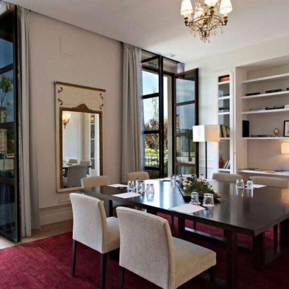 Luxury junior suite with private spa in Catalan Tuscany