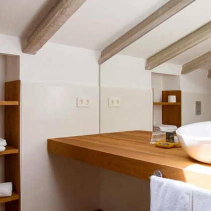 Luxury junior suite with private spa in Catalan Tuscany