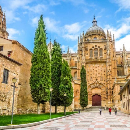 If you travel by motorbike...this is the hotel for you! at the gates of Salamanca with breakfast included.
