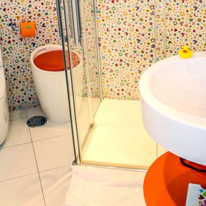 Se viaja de mota... este é o hotel ideal para si! às portas de Salamanca com pequeno-almoço incluído.
