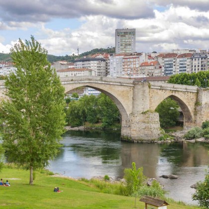 Escapada con desayuno incluido cerca del casco antiguo y de la oficina de turismo de Celanova