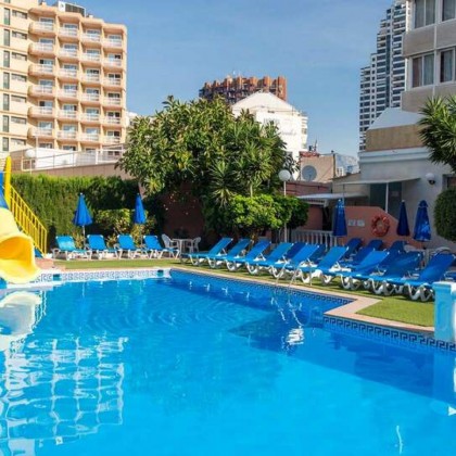 Profitez des couleurs de la Méditerranée dans la ville oisive de Benidorm