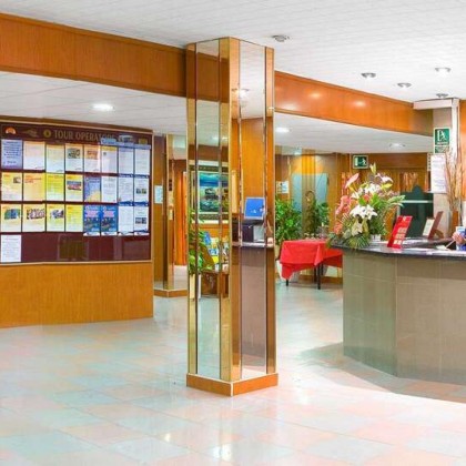 Disfruta de los colores del mediterráneo en Benidorm con desayuno incluido