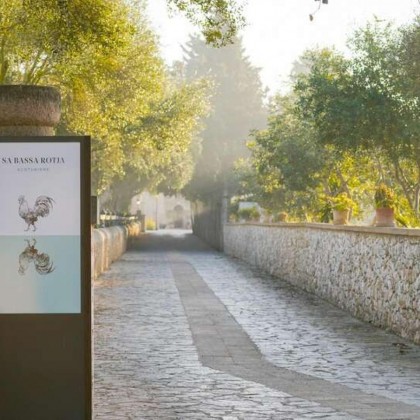 Special Offer: Dinner getaway, romantic room and spa access in Majorca
