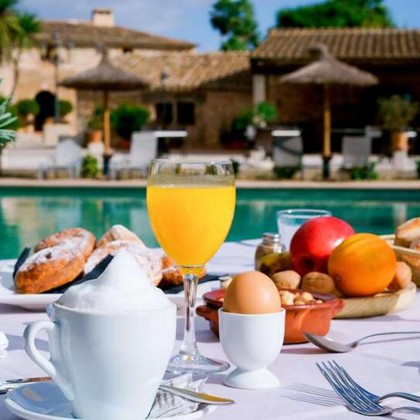 Special Offer: Dinner getaway, romantic room and spa access in Majorca
