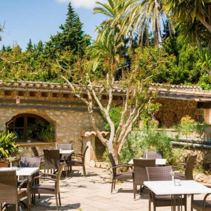 Special Offer: Dinner getaway, romantic room and spa access in Majorca