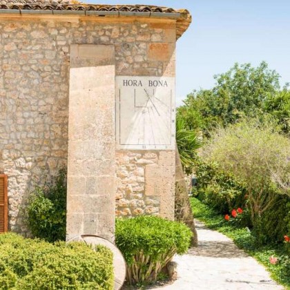 Special Offer: Dinner getaway, romantic room and spa access in Majorca