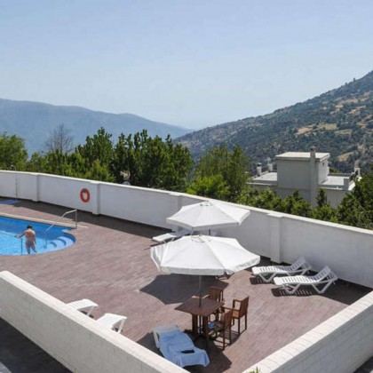 Escapada familiar en la Alpujarra Granadina con vistas a Sierra Nevada (2 niños gratis)