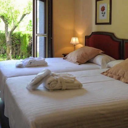 Escapada familiar en la Alpujarra Granadina con vistas a Sierra Nevada (2 niños gratis)