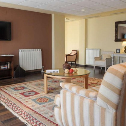 Family getaway in the Alpujarra Granadina with views of the Sierra Nevada (2 children free)