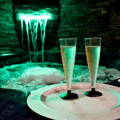 Private relaxation: getaway with access to the private spa and glass of cava in the jacuzzi