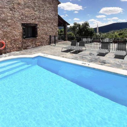 Private relaxation: getaway with access to the private spa and glass of cava in the jacuzzi