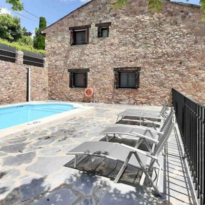 Private relaxation: getaway with access to the private spa and glass of cava in the jacuzzi