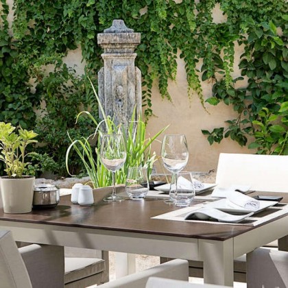 VIP: Give the gift of a palace experience with dinner, spa and massage included in the centre of Cordoba.