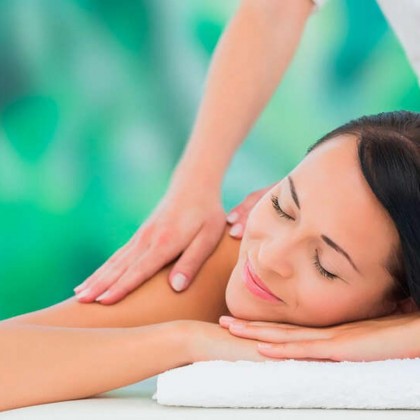 VIP: Give the gift of a palace experience with dinner, spa and massage included in the centre of Cordoba.