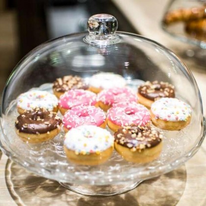 Getaway in the heart of Valladolid with a bottle of wine and breakfast included.